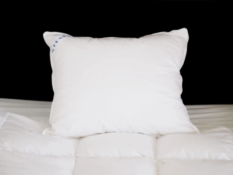 poduszka biala.jpg